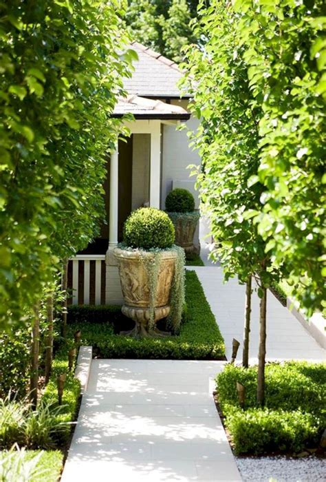 43 Gorgeous Front Yard Courtyard Landscaping Ideas
