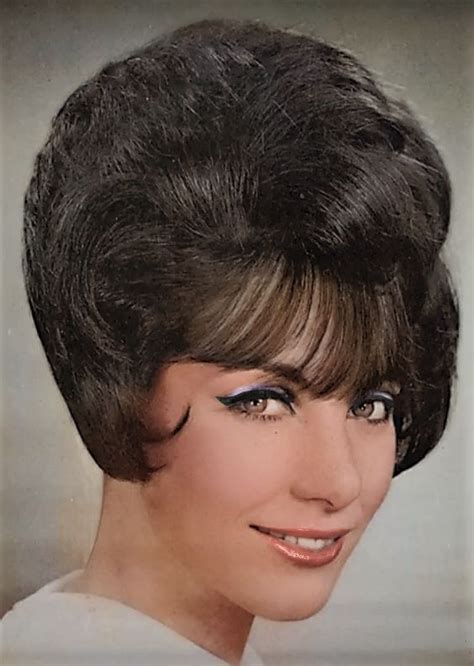 Pin By Chilucy33 On 60s Hairspray Really Short Hair Bouffant Hair