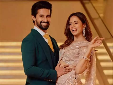 Ravi Dubey Sargun Mehta To Hina Khan Rocky Jaiswal Couples Who Fell