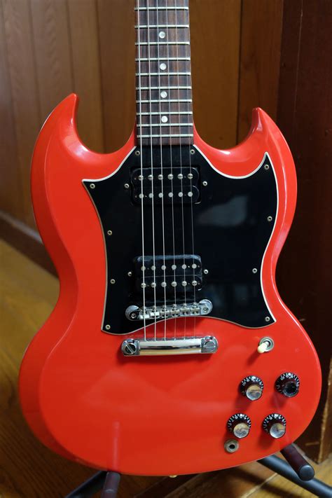 From wikimedia commons, the free media repository. Gibson SG Special 1996 Ferrari red