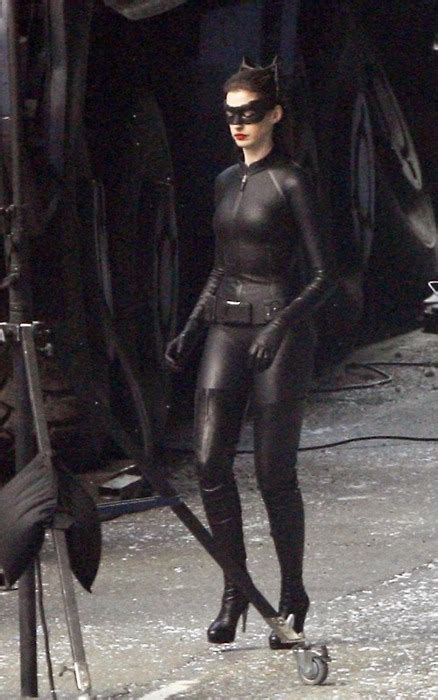 Anne Hathaway S Catwoman Costume The Mary Sue