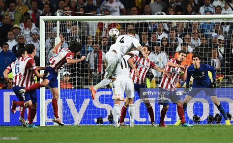 News Photo Sergio Ramos Of Real Madrid Scores Their First Real