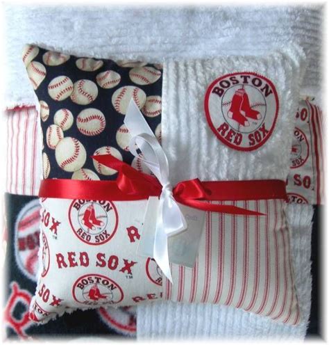This michigan 5 baby crib logo bedding set is one of mainstream bedding sets that give both agreeable quality and incredible plan. Boston Red Sox fabric chenille baby quilt crib bedding ...