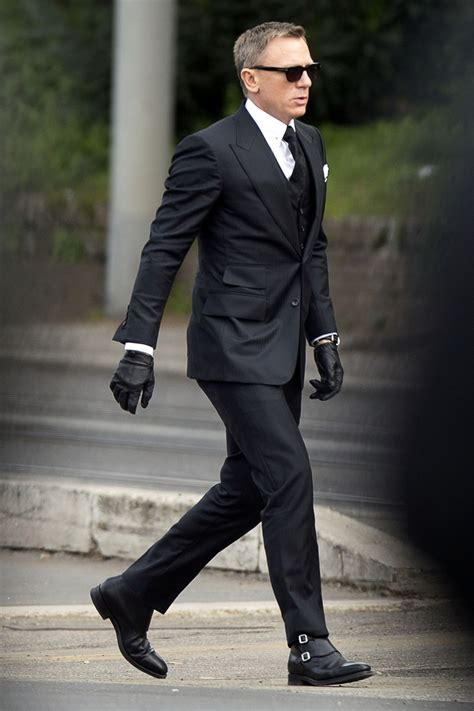 Spectre Movie Style How To Dress Like James Bond Ibtimes Uk