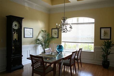 Yellow hawthorne benjamin moore kitchen wall cabinets paint walls door bedroom rooms cabinet painted spotlight doors glazed cheery scheme outdoor. Pin by Erin Lamb on For the Home | Yellow dining room ...