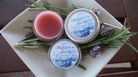 Los balsamos labiales de la marca eos se han hecho muy famosos por su forma esférica. Pin en Bálsamos labiales para bodas