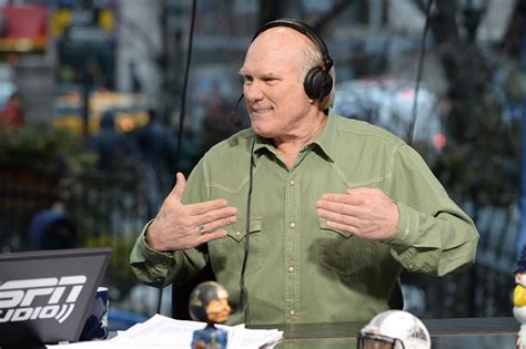 FOX NFL SUNDAY Analysts Go On Facebook Live In Studio During Giants