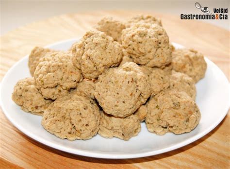 El seitán es un ingrediente típico de las cocinas vegetariana y vegana, su orígen es bastante antiguo y se atribuye a china, pero es usado en varios países del continente asiático. Cómo hacer seitán con gluten de trigo