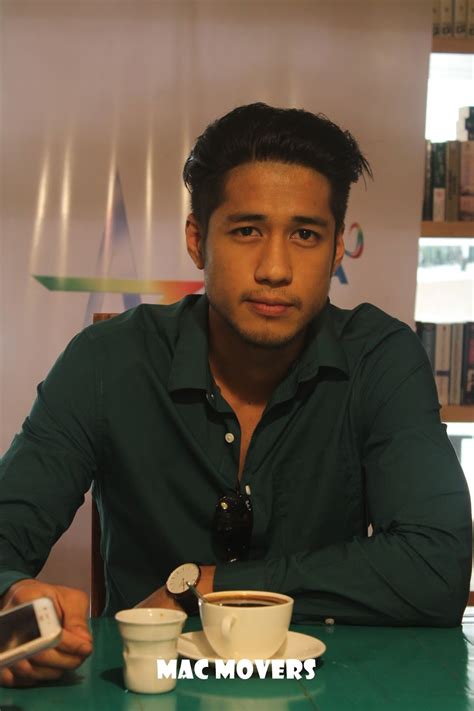 Aljur abrenica undressing his worker jumpsuit. At Iba Pang Mga Pangyayari "Mac Movers": GMA Artist Aljur ...