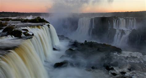 Iguazu Falls Stunning Photos That Make Niagara Seem Puny