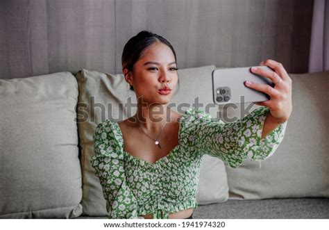 Pretty Asian Girl Take Self Portrait库存照片1941974320 Shutterstock