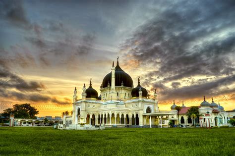 Useful local terms the local people of kedah speaks regular bahasa malaysia, so you can simply. State Mosque of Kedah | Masjid Zahir adalah Masjid Negeri ...