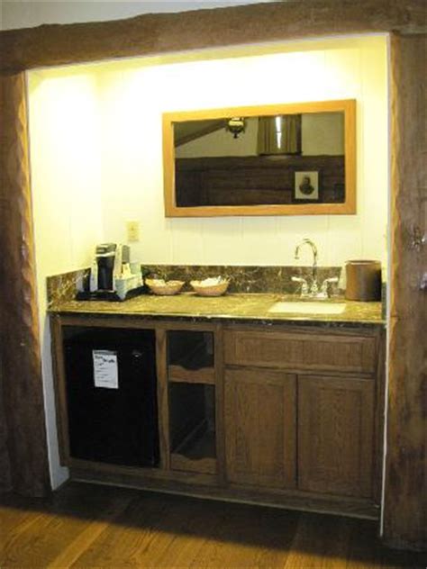 Then, as now, bright angel's buckey o'neill cabin appeals to travelers seeking a comfortable, affordably priced suite in a prime location. Buckey O'Neill Suite - Picture of Bright Angel Lodge ...