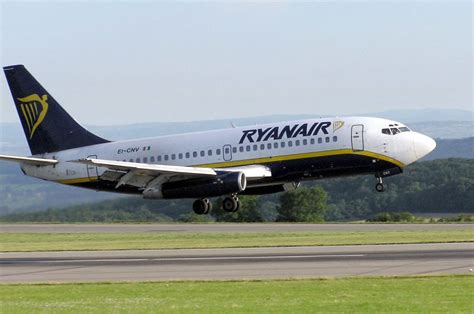 We may also share information with our advertising, analytics and social media partners for their own purposes. Ryanair gibt erneut Gewinnwarnung aus - Aktien-Blog
