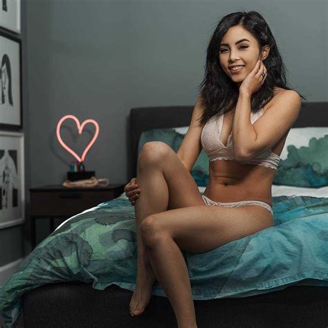Anna Akana Hot Pictures Are Delight For Fans