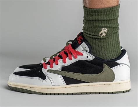 Travis Scott X Air Jordan 1 Low Og Wmns Olive Dz4137 106