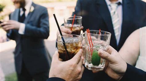 12 of the worst wedding guest faux pas according to lifehacker readers