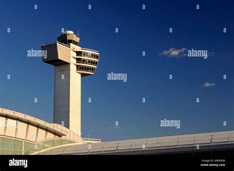 Control Tower John F Kennedy Airport New York Usa Stock Photo Alamy