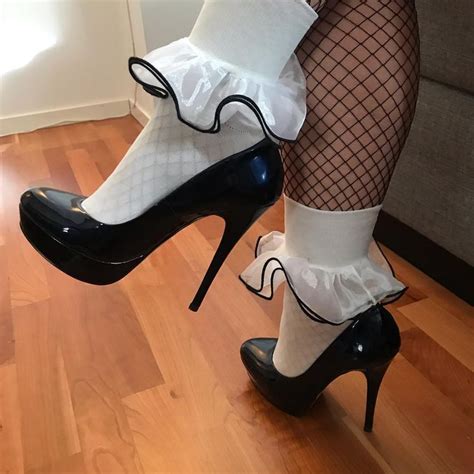 Pin By Silk Stockings On Socks And Heels Heels Fashion High Heels Socks And Heels