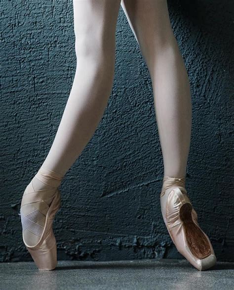 Say Whaaatt Elinaoo Ballet Ballerina Ballet Feet Pointe Pointe Shoes Ballet Flexibility