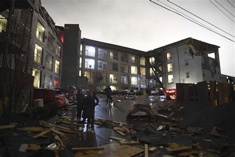 Tornado Hits Downtown Nashville At Least 7 Die In Tennessee Lowell Sun