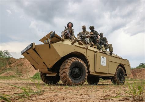 The Dead District Deeply Modernized Armored Vehicle Brdm 2mb Bekas