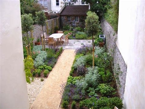 Putting in a single path is the biggest mistake in long thin gardens. garden design ideas long narrow gardens photo - 4 | Narrow ...