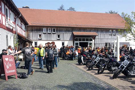 Das hotel deutsches haus befindet sich in bermuthshain im schönen vogelsberg. voegelsberg-deutsches-haus - Vogelsberg-Motorradregion