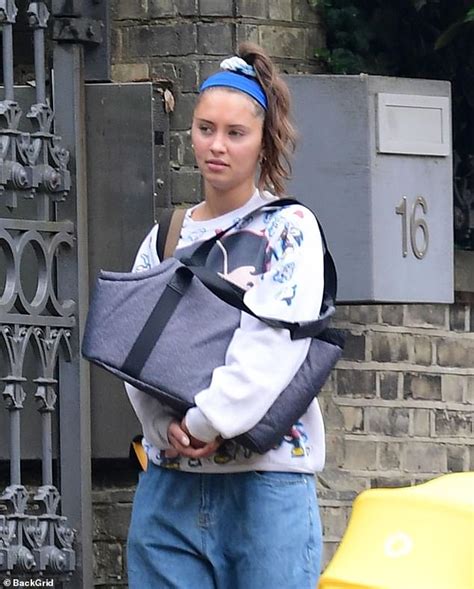 Iris Law Enjoys A Day Out With Mum Sadie Frost And Auntie Jade Davidson Daily Mail Online