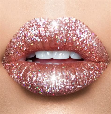 Latest Glitter Lipstick Looks For Attractive Women