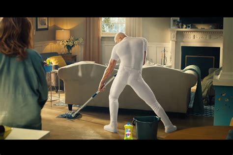 Homens Q Limpam A Casa Sao Sexy Diz Comercial Do Mr Clean Assista