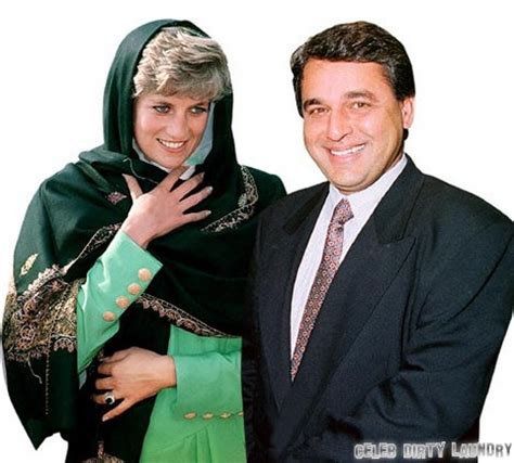 Diana, hasnat khan'ı hayatının aşkı olarak gördüğünü söyledi ve sevgilisinin pakistan'da yaşayan ailesini de ziyaret etti. Hasnat_Khan_Diana | Celeb Dirty Laundry