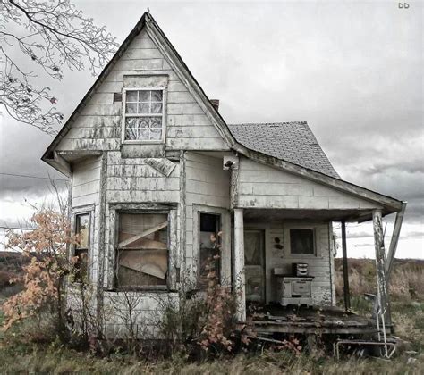 Pin By Distorted Sanity On Old Houses And Such Abandoned Farm Houses Abandoned Mansions Old