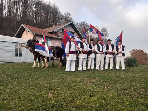 Pravoslavni Vjernici širom Srpske Proslavljaju Badnji Dan Foto