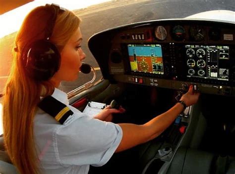 Meet The 25 Year Old Dutch Pilot Whos Taking Over Instagram The