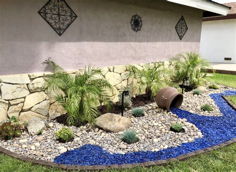 Blue River Rock Refer 35 Ideas Very Pretty To Take Your Garden To The