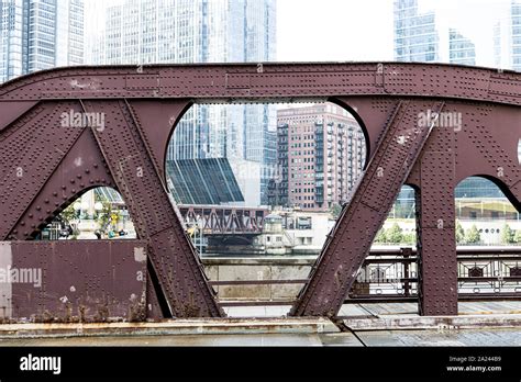 Bridge Over Chicago River Stock Photo Alamy