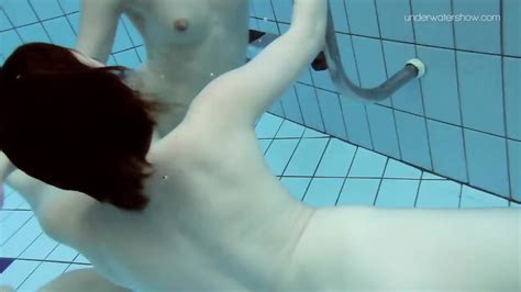 Hot Lesbian Show Underwater Eporner