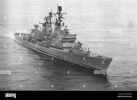 Uss Mahan Dlg 11 Underway C1965 Stock Photo Alamy