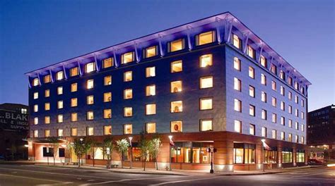 Hilton Garden Inn Portland Downtown Waterfront — Portland Hotels —