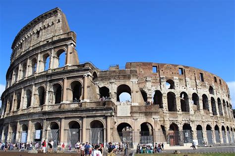 Rom Das Kolosseum Das Einzige Der 7 Neuen Weltwunder In Europa