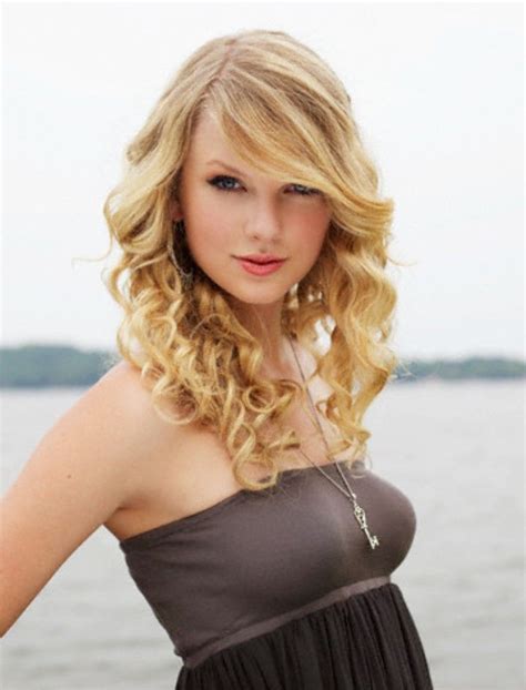 Taylor Swift Famous Nipple