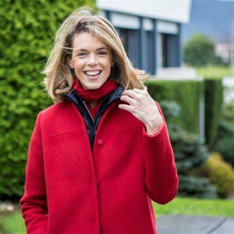 Julie andrieu, la populaire animatrice des carnets de julie (france 3), maman d'un petit hadrien (né le 20 octobre 2011) s'apprête à donner naissance, en décembre 2015 prochain, à un second enfant, une petite fille. Julie Andrieu, enceinte de son deuxième enfant - Famili.fr