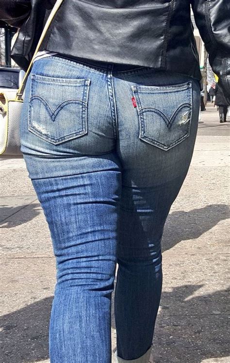 Tight Levis Jeans