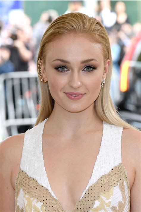 Sophie Turner Mx