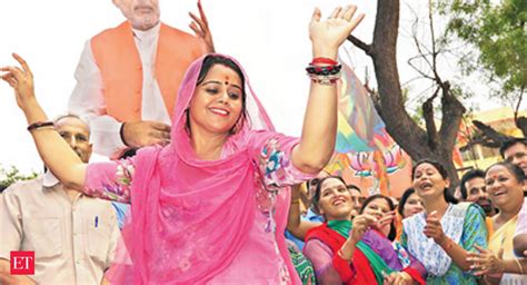 Sex Symbol Status Narendra Modi Attracts Female Audience But Needs To