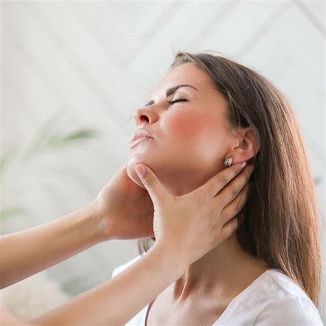 How To Instantly Relieve Nerve Pain In Your Neck And Arm Neck Pain
