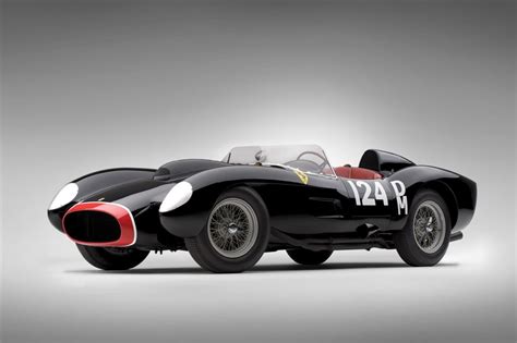 It was introduced at the end of the 1957 racing season in response to rule changes that enforced a maximum engine displacement of 3 litres for the 24 hours of le mans and world sports car championship races. 1957 Ferrari 250 Testa Rossa - Milestones