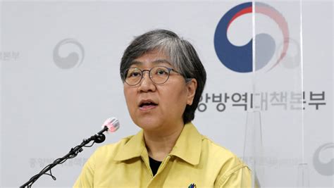<칼럼> 백신 접종 기피며칠 전 60대가 넘은 나이에도 왕성한 작품활동을 펼치는 한 작가를 만났다. 정은경 "백신 접종 이상반응 있더라도 중증은 드물어"