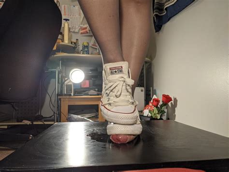 under my converse r shoejob